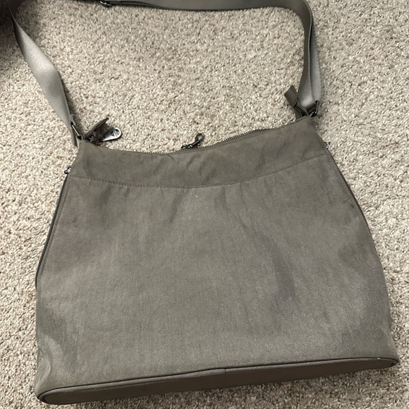 Baggallini Elegant Gray Shoulder Bag - Picture 2 of 5
